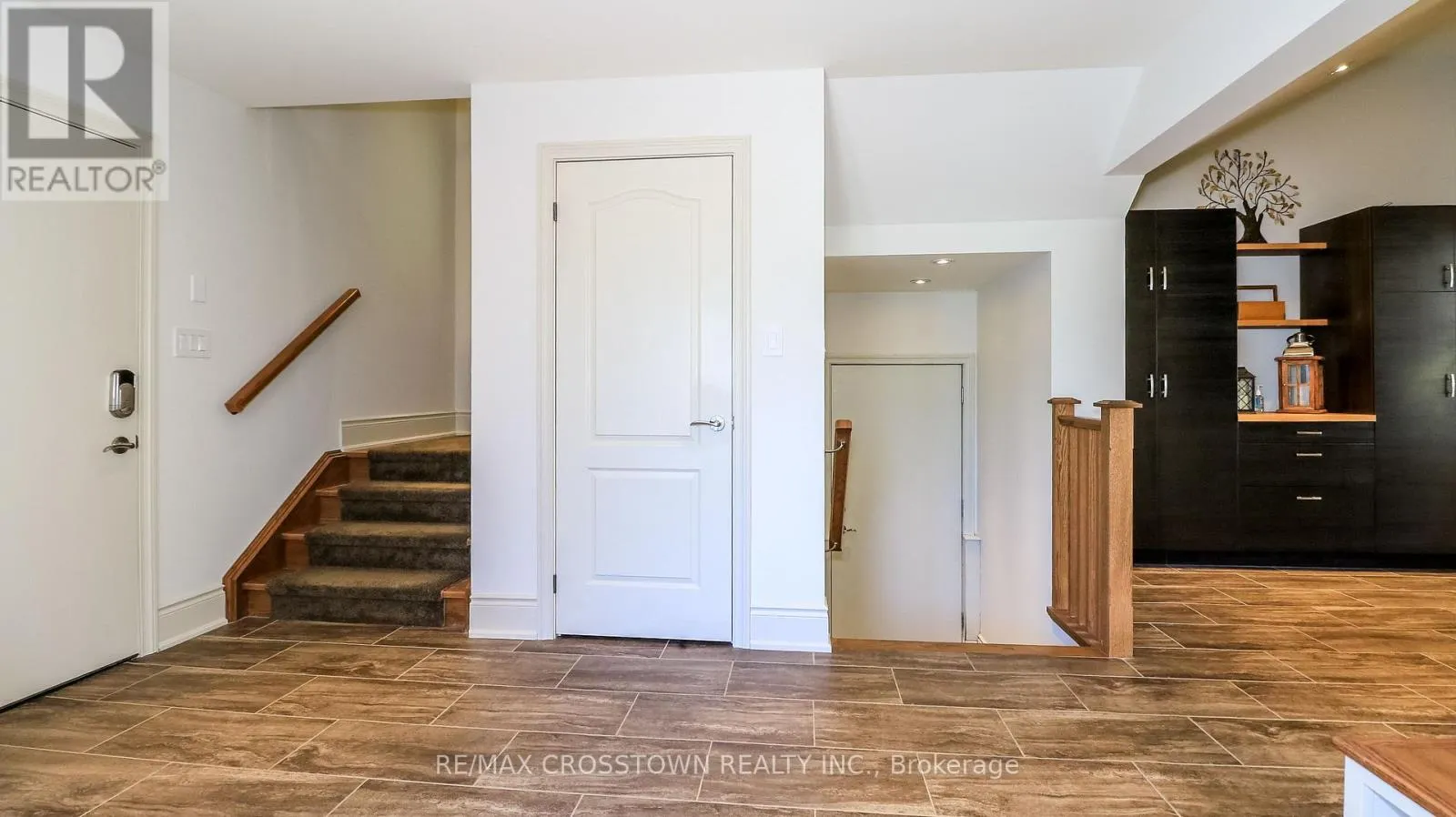 183 LAKESHORE ROAD W