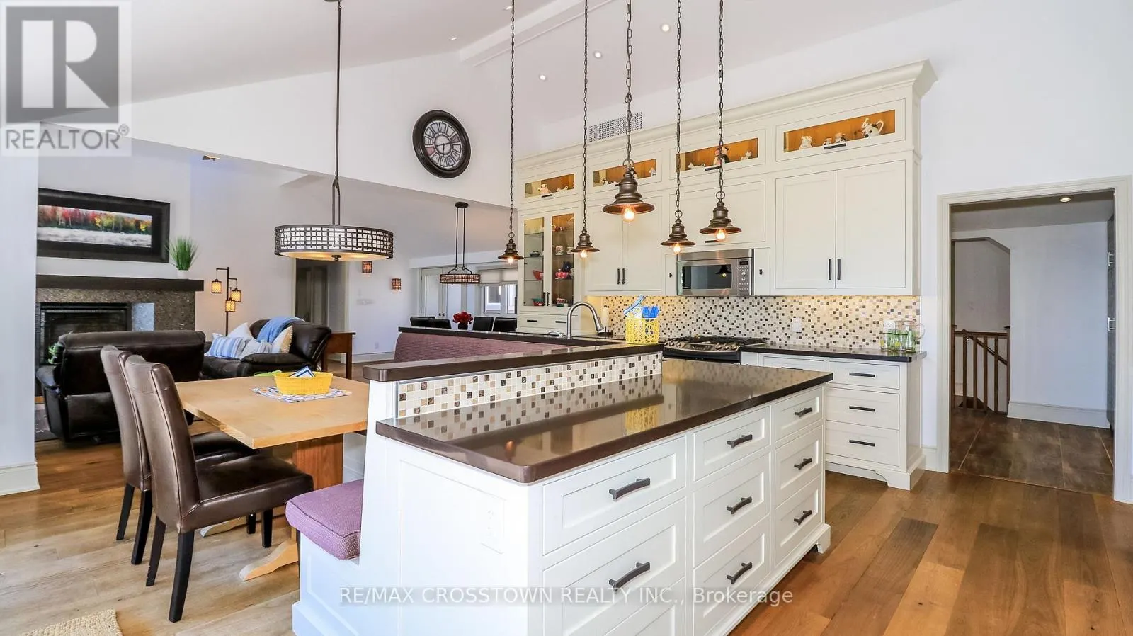 183 LAKESHORE ROAD W