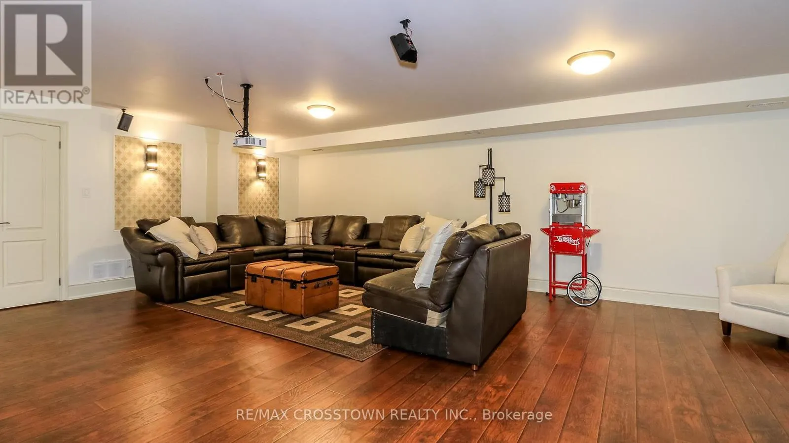 183 LAKESHORE ROAD W