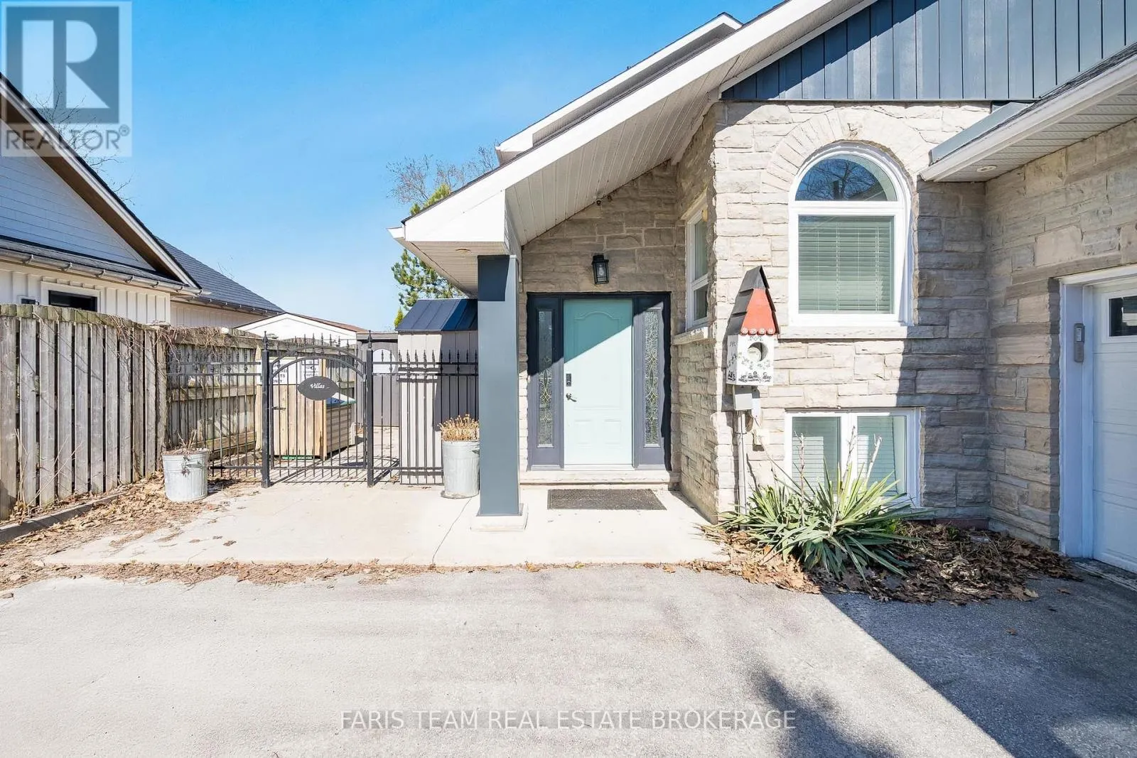 60 RIVER AVENUE CRESCENT