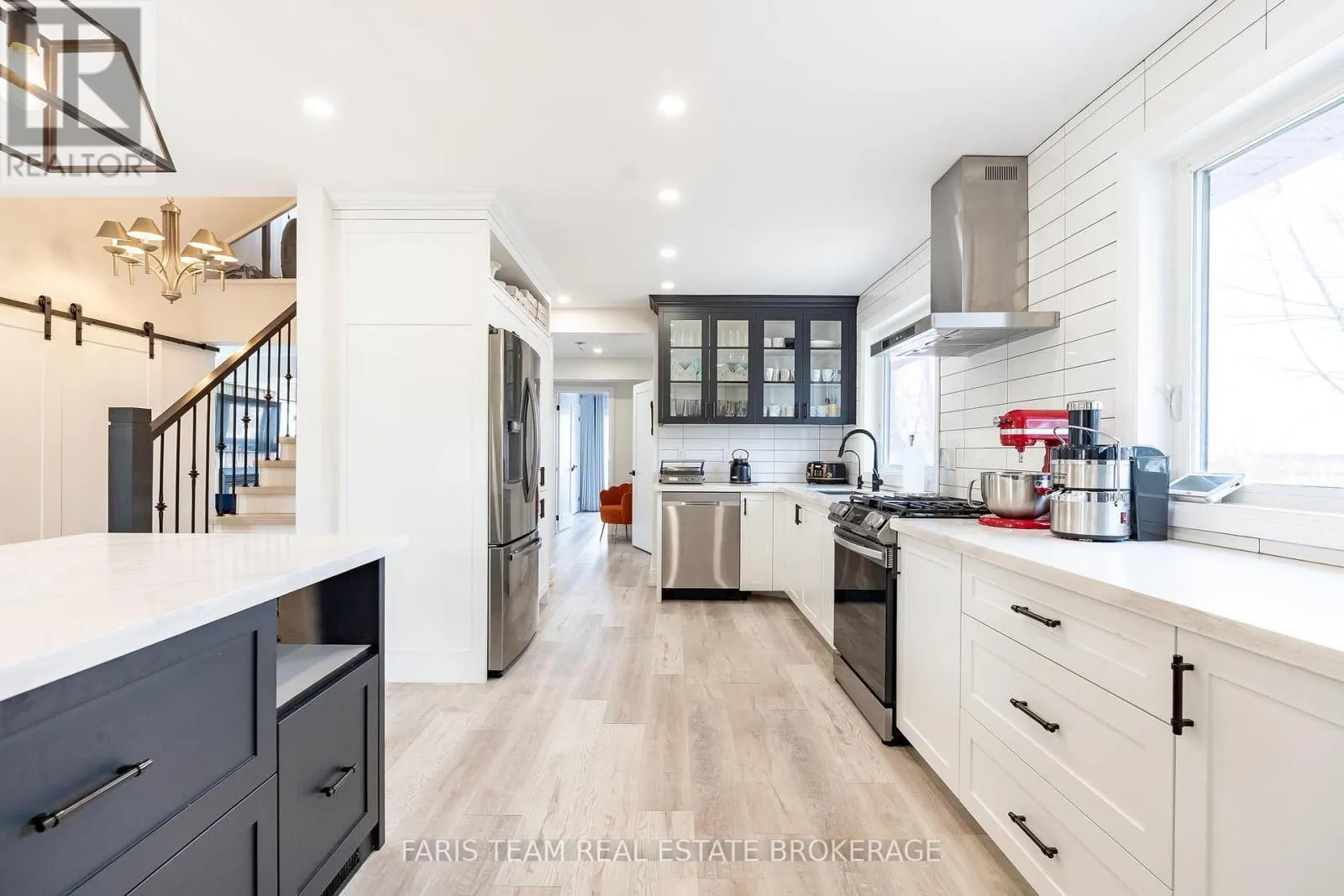 60 RIVER AVENUE CRESCENT