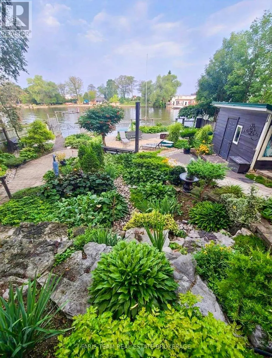 60 RIVER AVENUE CRESCENT