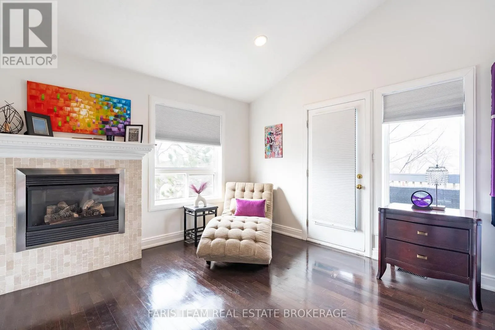 60 RIVER AVENUE CRESCENT