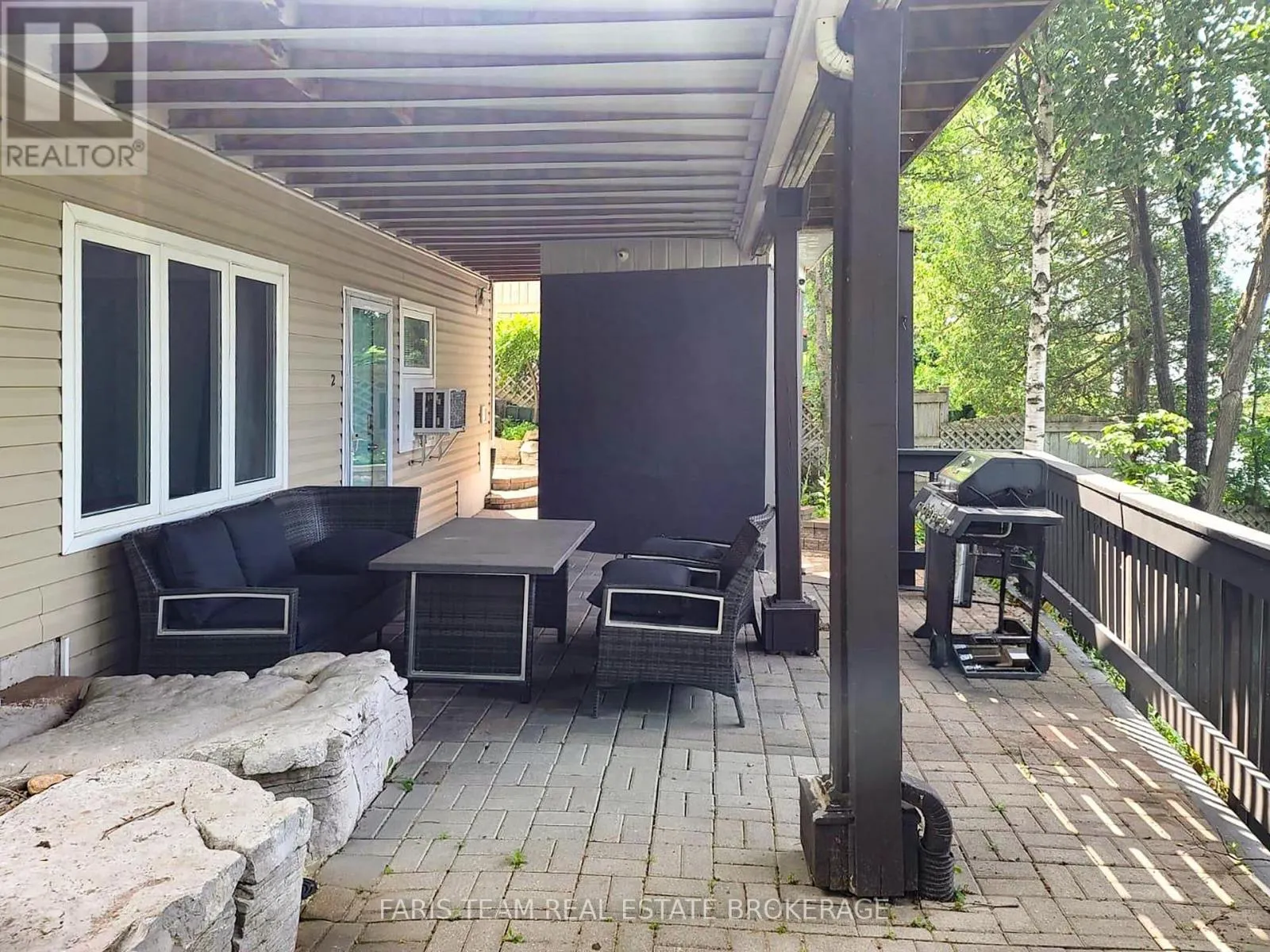 60 RIVER AVENUE CRESCENT