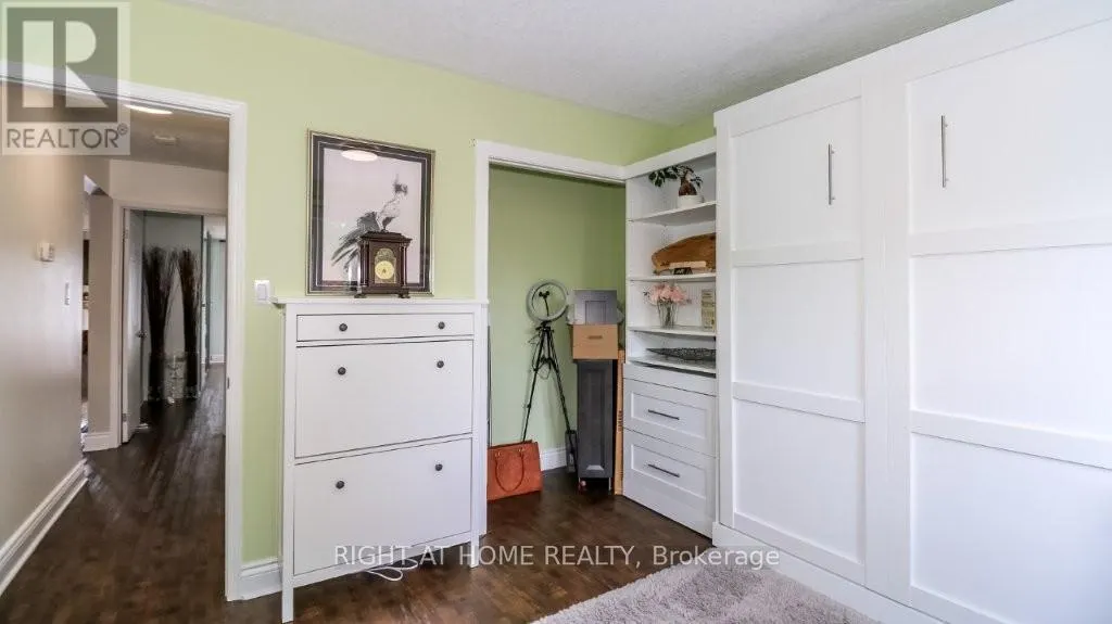 201 - 43 OLIVE CRESCENT