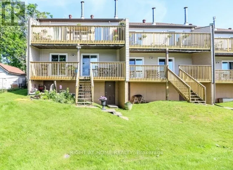 201 - 43 OLIVE CRESCENT