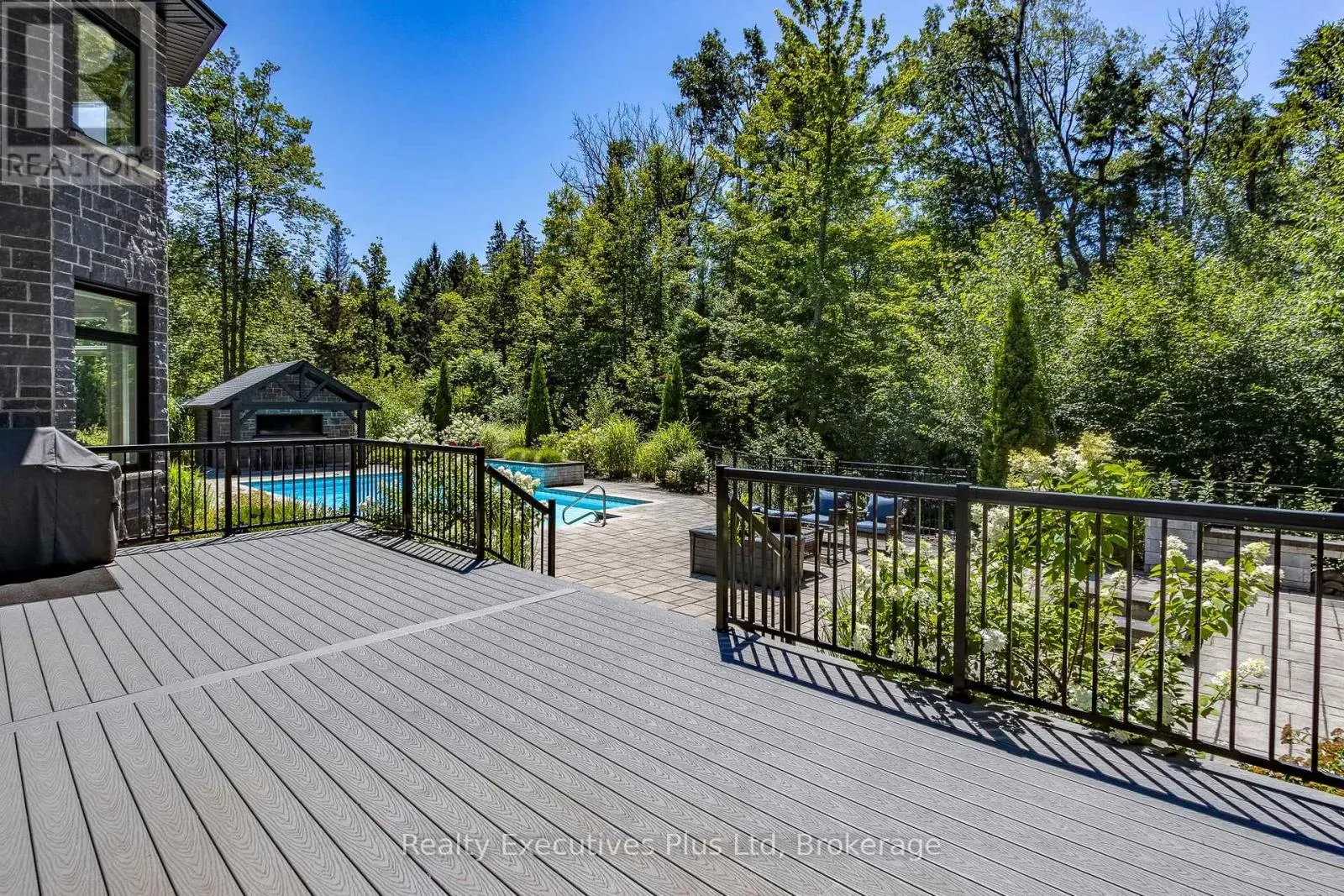 27 KINGFISHER CRESCENT