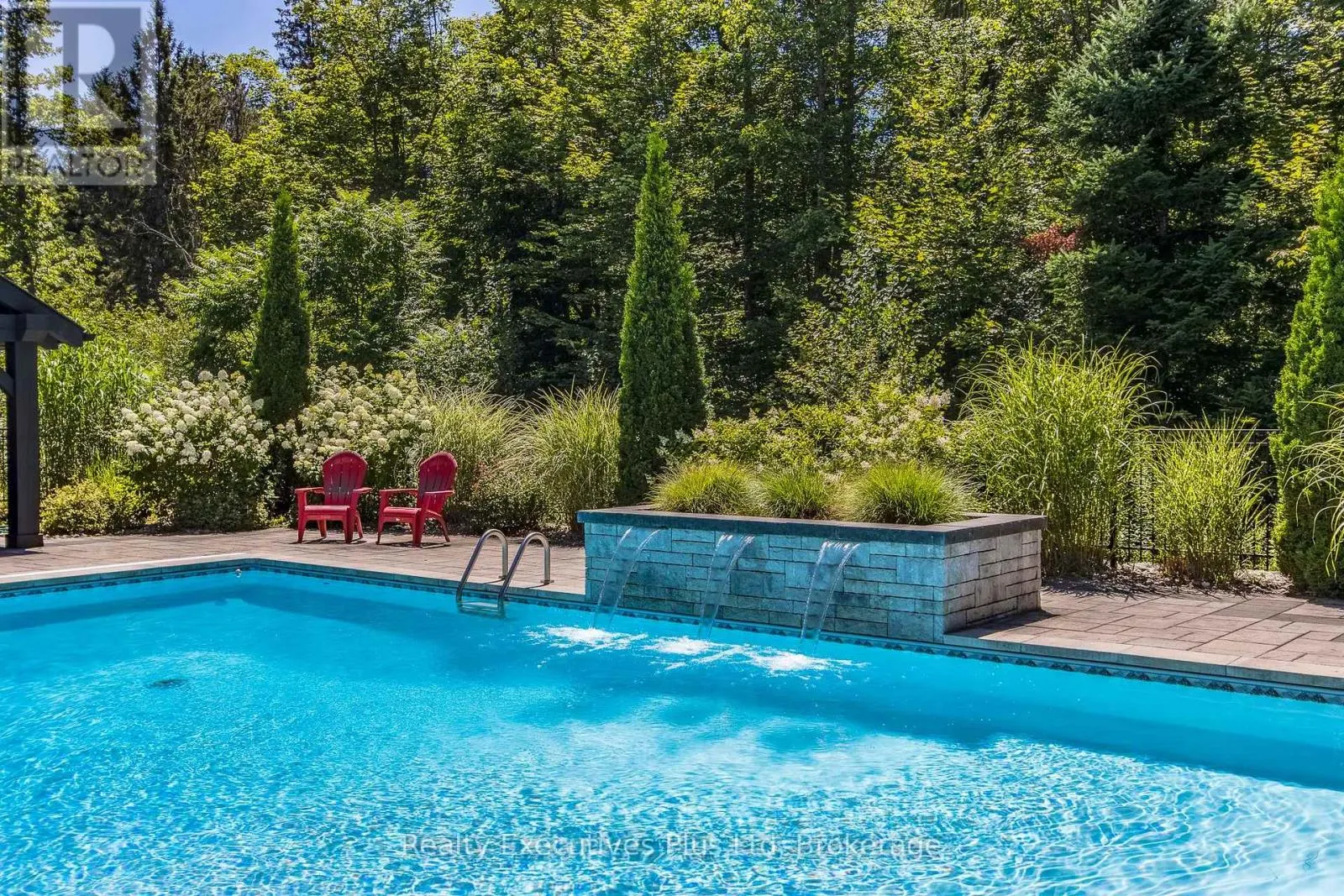 27 KINGFISHER CRESCENT