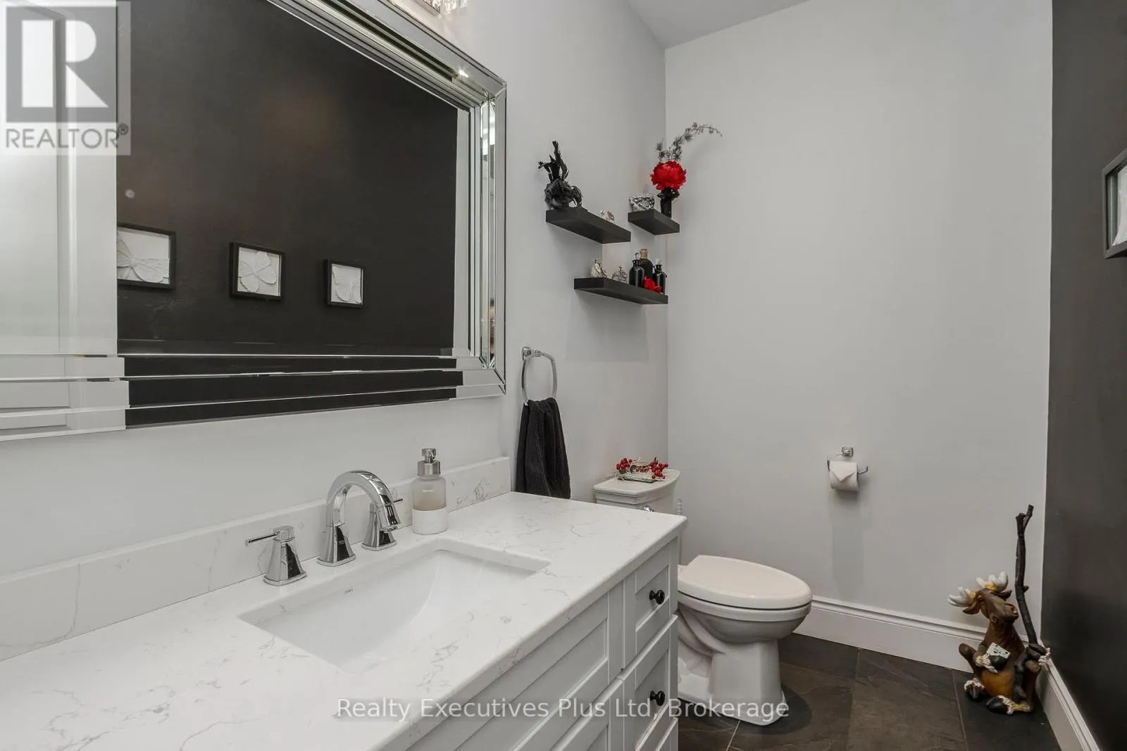 27 KINGFISHER CRESCENT