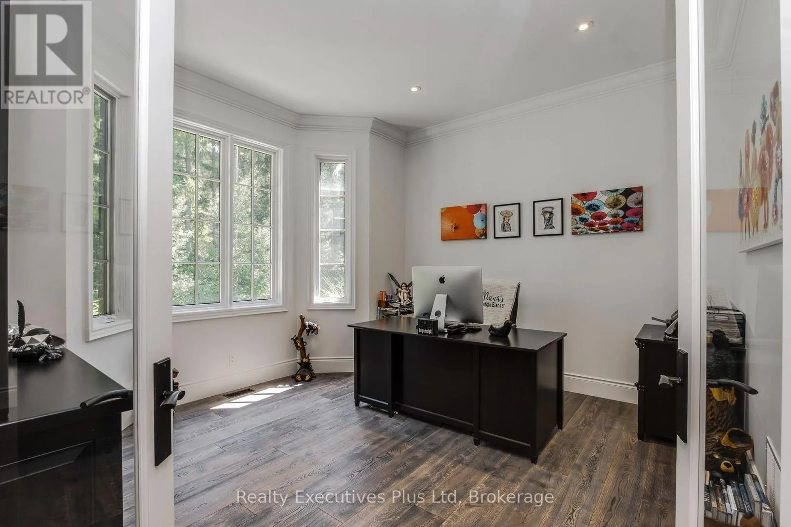 27 KINGFISHER CRESCENT