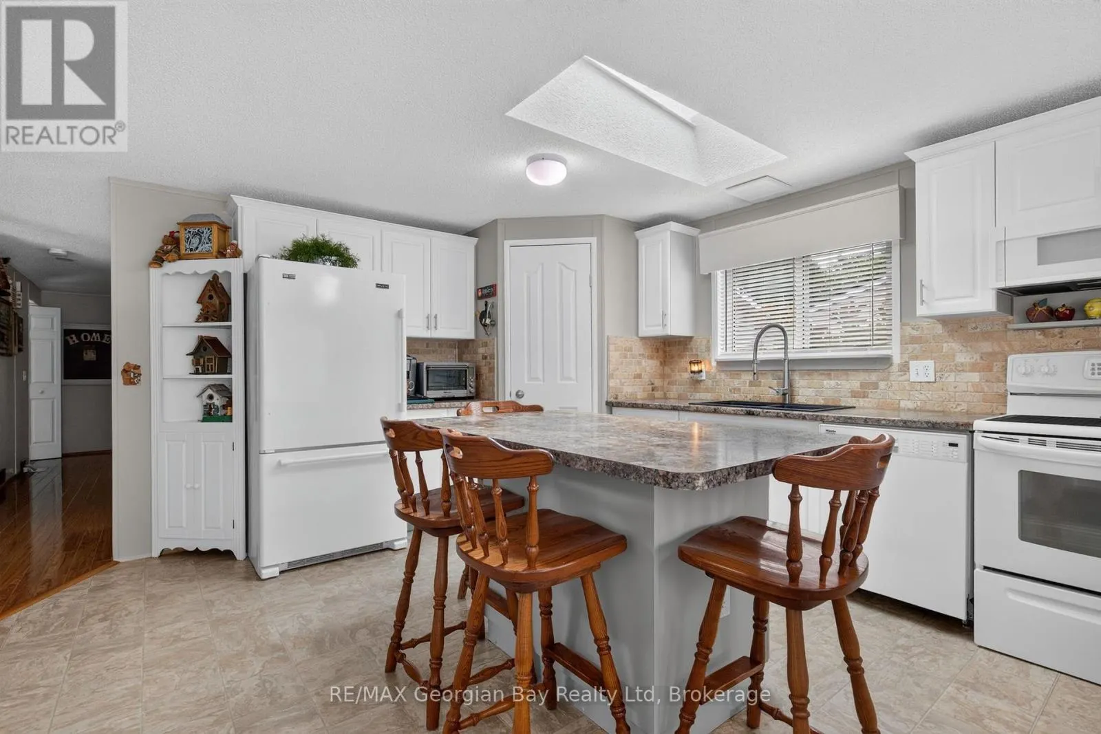 27 SCOTTSDALE - 5411 ELLIOTT SIDE ROAD