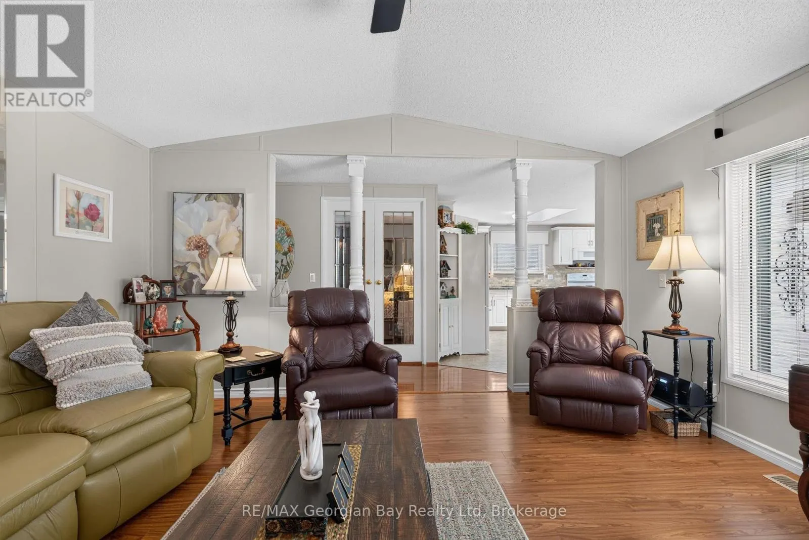 27 SCOTTSDALE - 5411 ELLIOTT SIDE ROAD