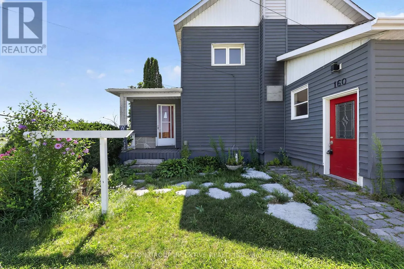 160 LAFONTAINE ROAD W