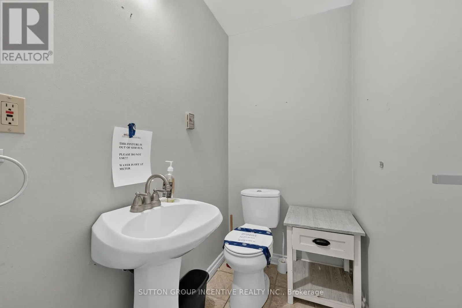 160 LAFONTAINE ROAD W