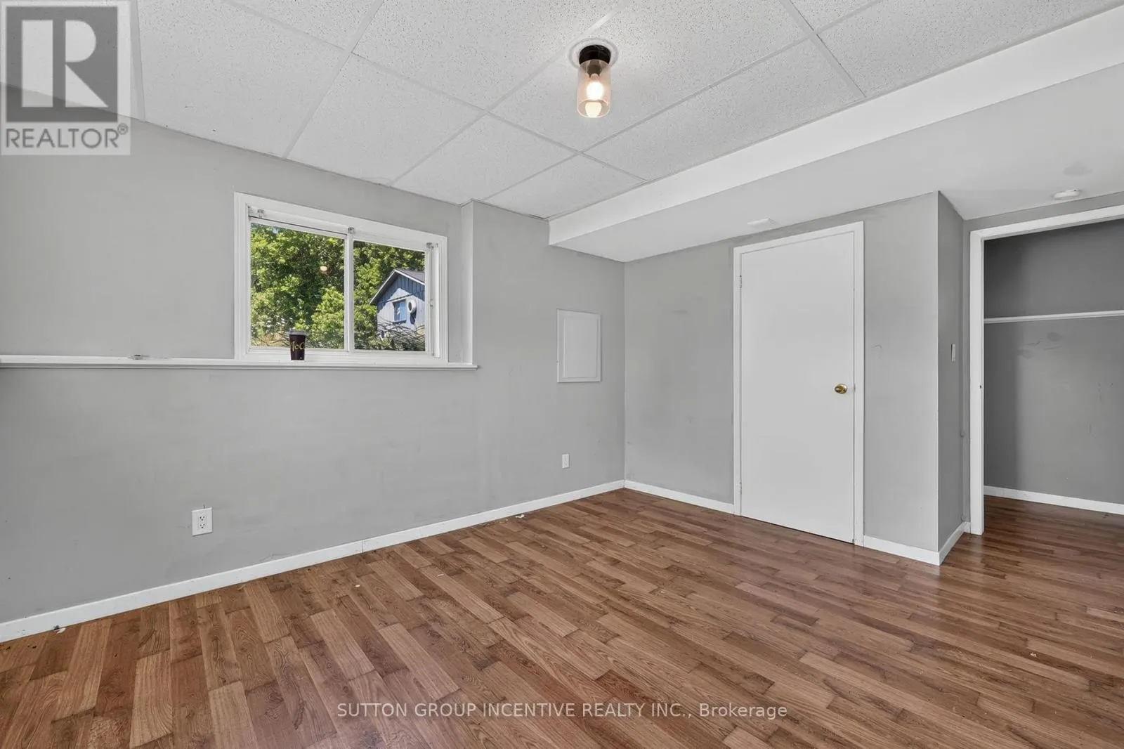 160 LAFONTAINE ROAD W