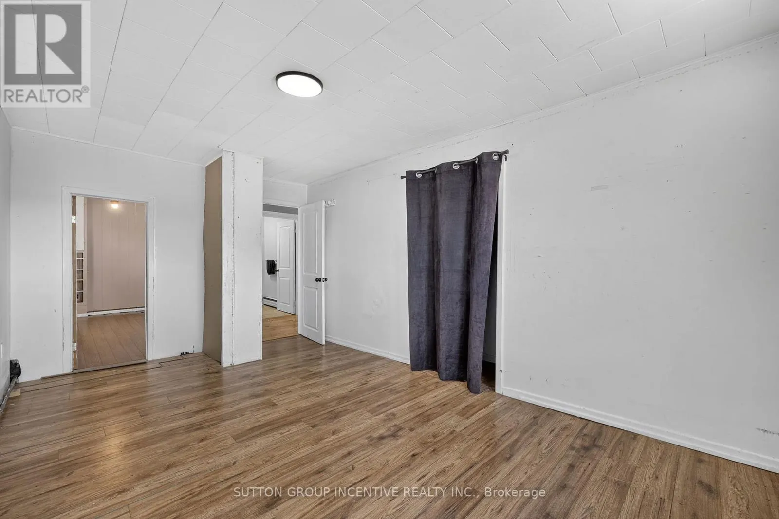 160 LAFONTAINE ROAD W