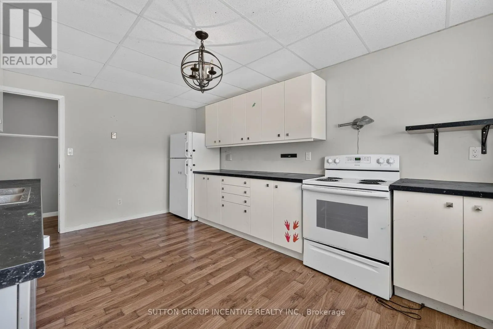 160 LAFONTAINE ROAD W