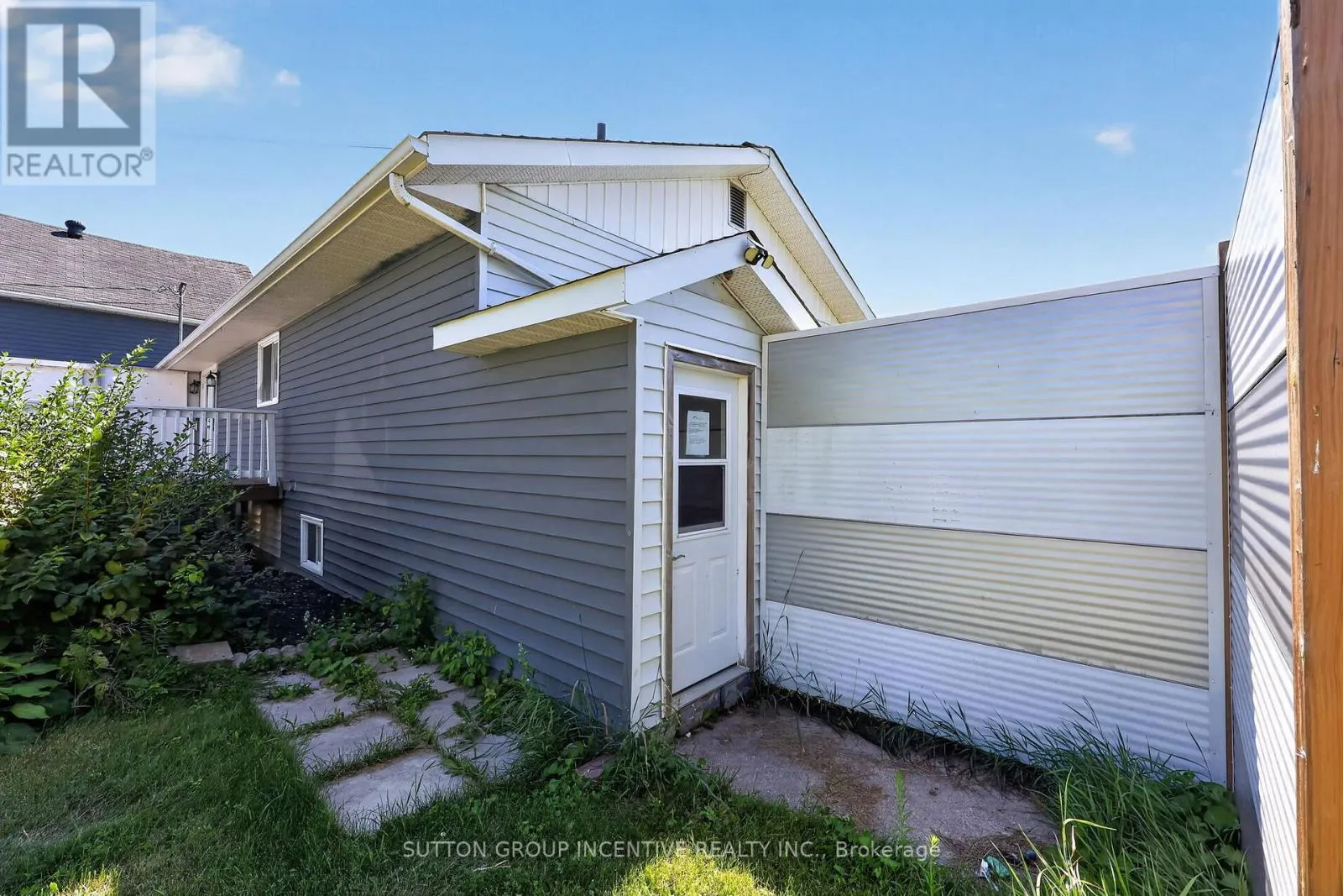 160 LAFONTAINE ROAD W