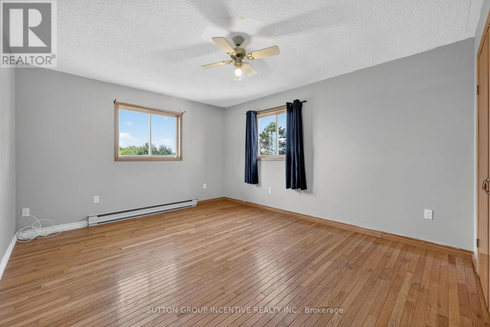 160 LAFONTAINE ROAD W