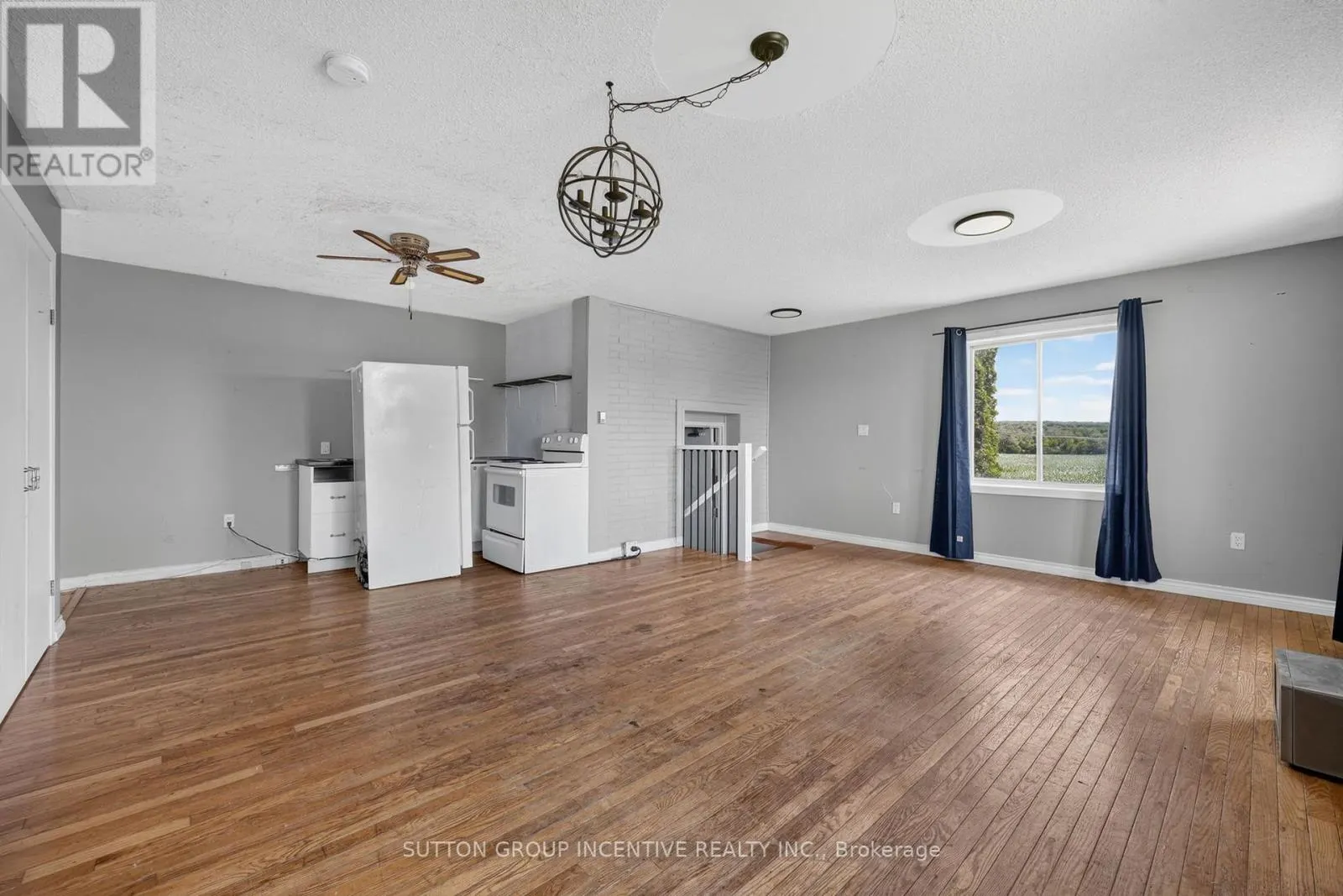 160 LAFONTAINE ROAD W