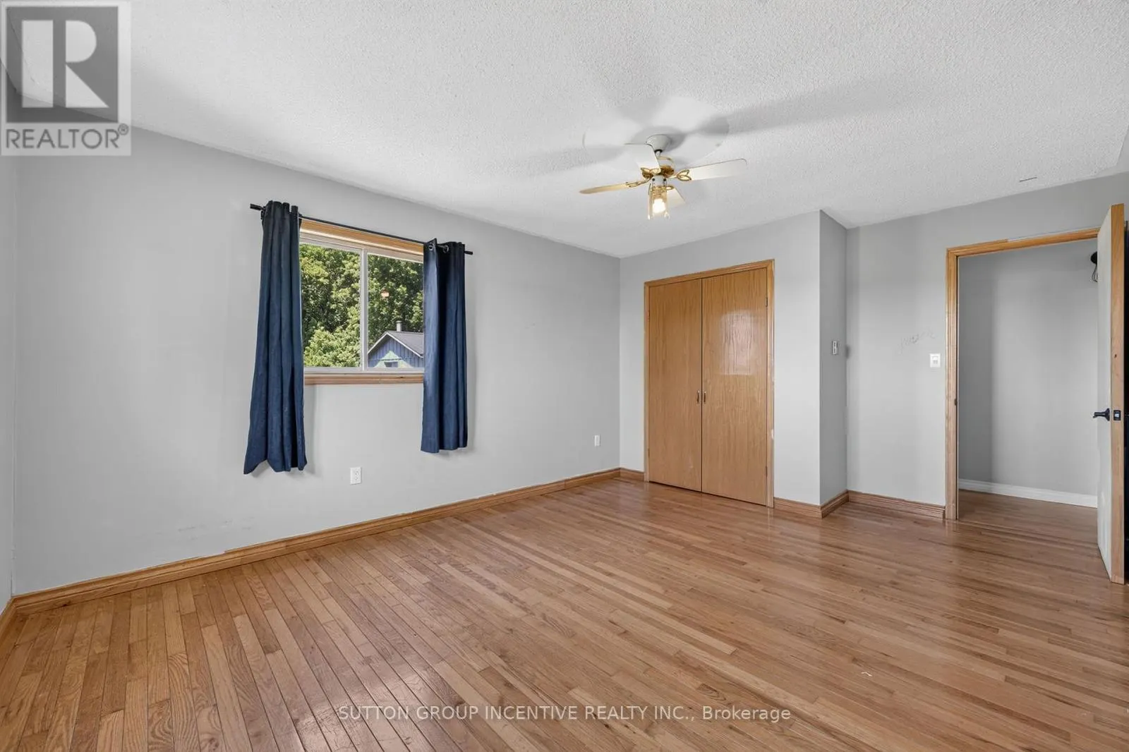 160 LAFONTAINE ROAD W