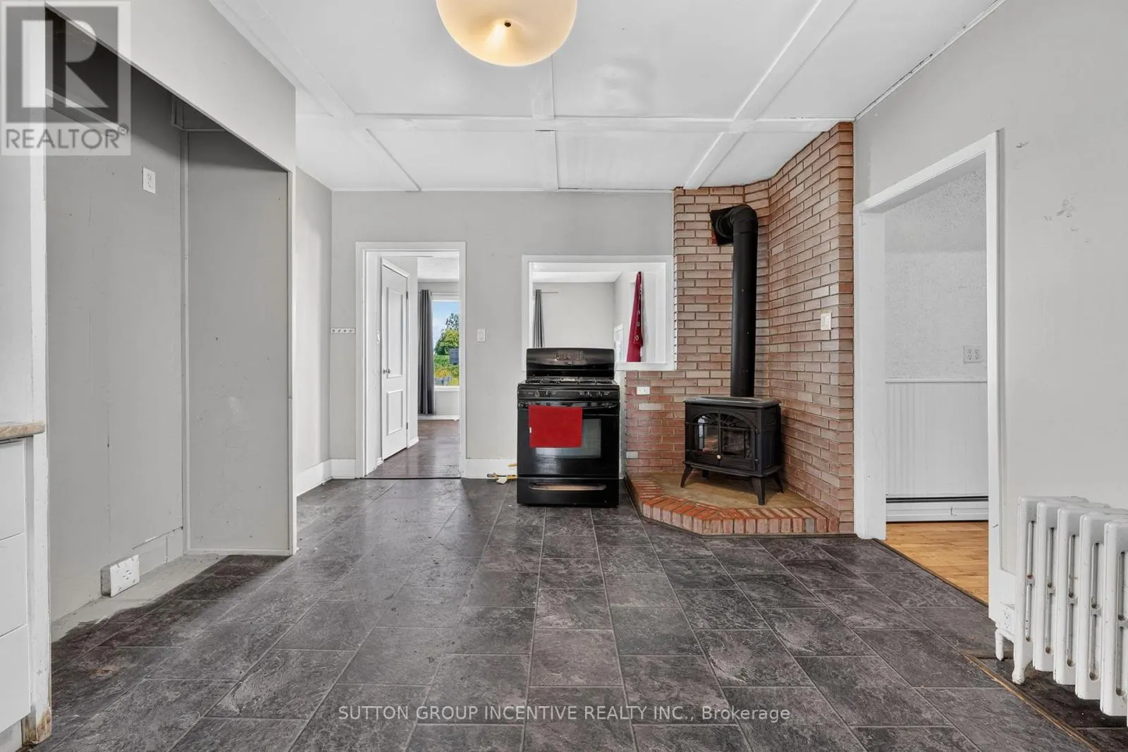 160 LAFONTAINE ROAD W