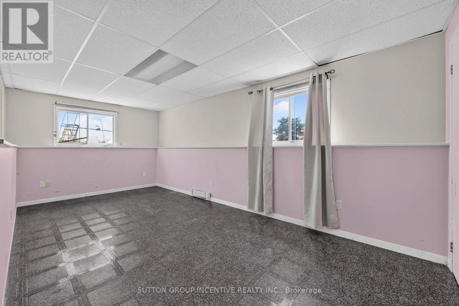 160 LAFONTAINE ROAD W