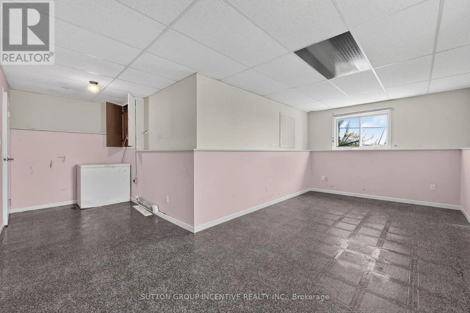 160 LAFONTAINE ROAD W