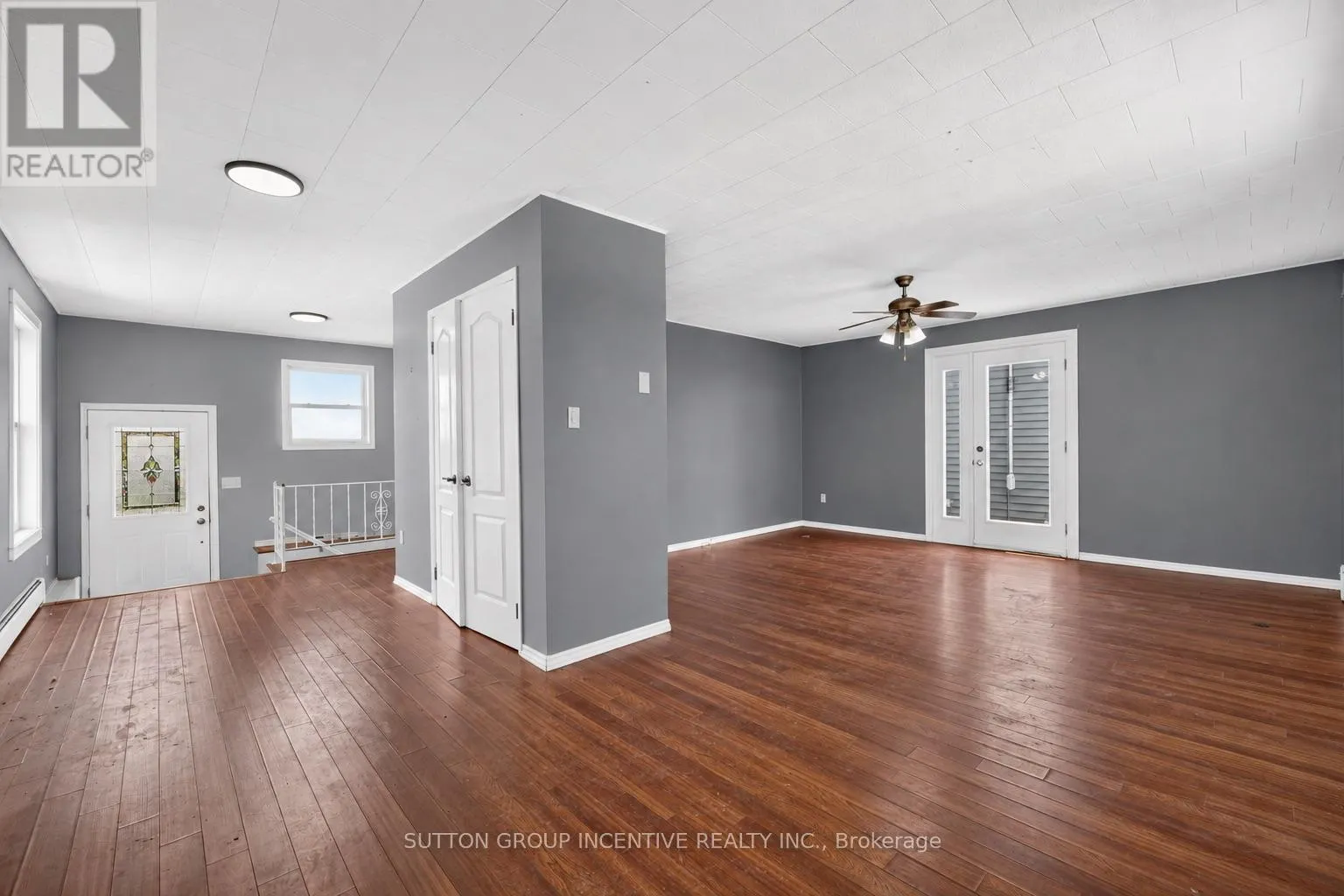 160 LAFONTAINE ROAD W