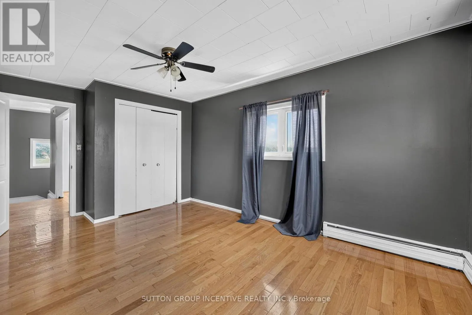 160 LAFONTAINE ROAD W