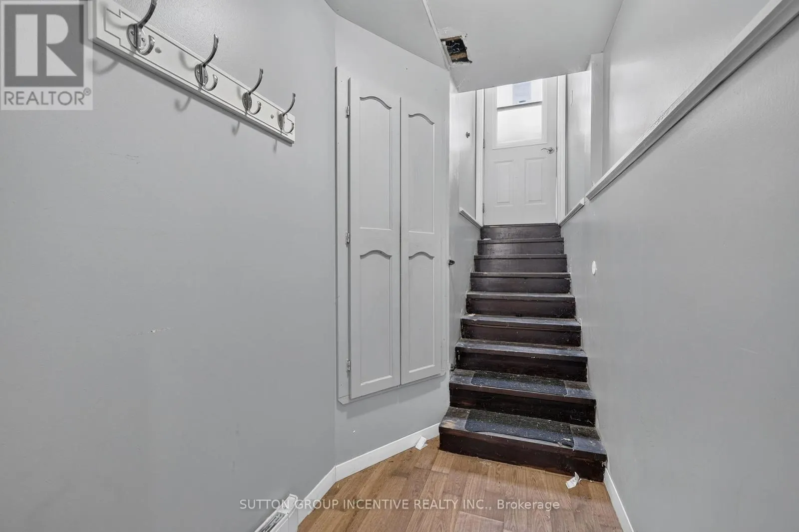 160 LAFONTAINE ROAD W