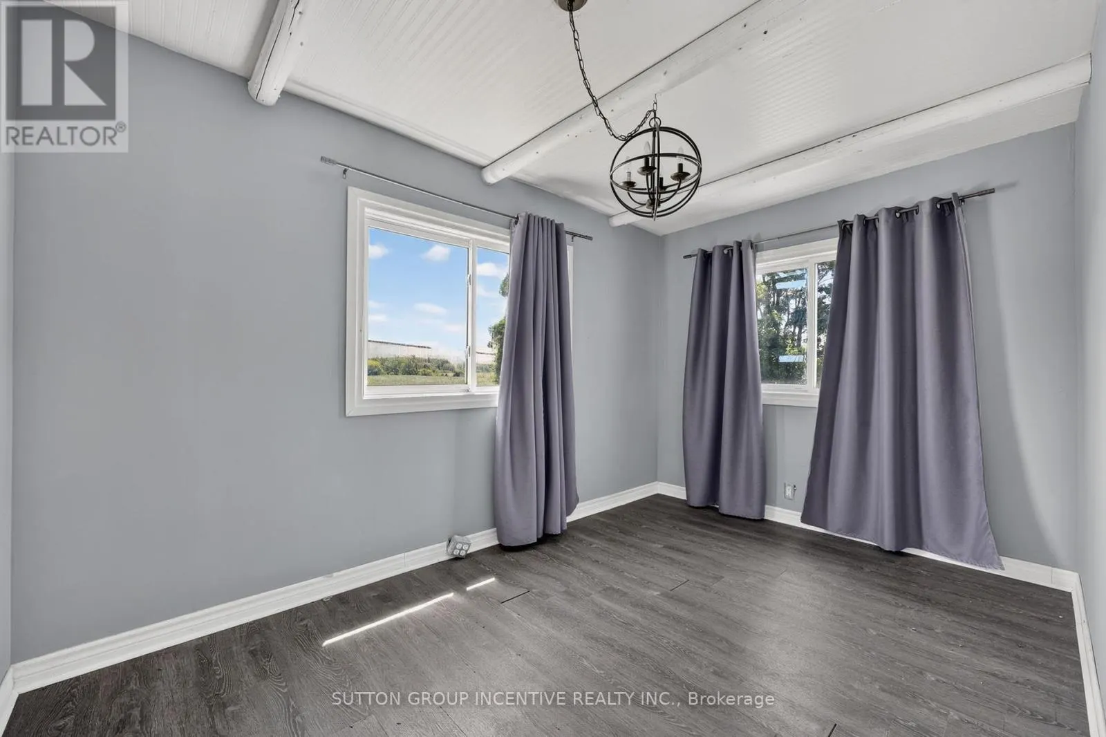 160 LAFONTAINE ROAD W
