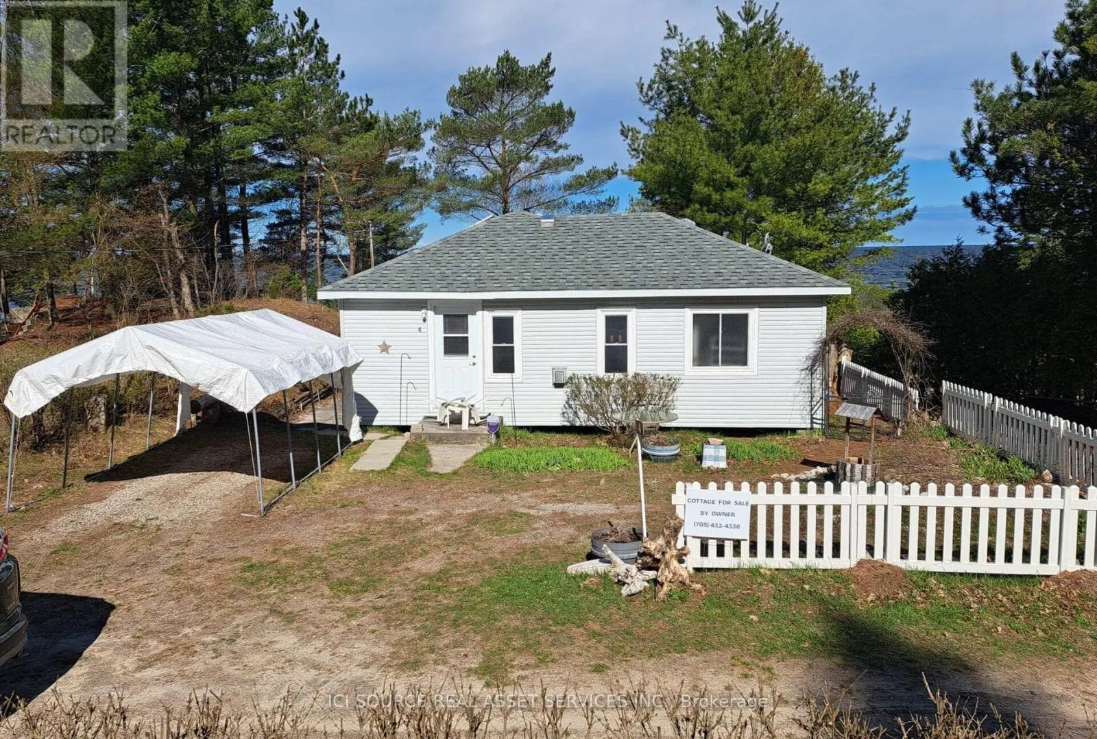 4 PINEWOOD DRIVE