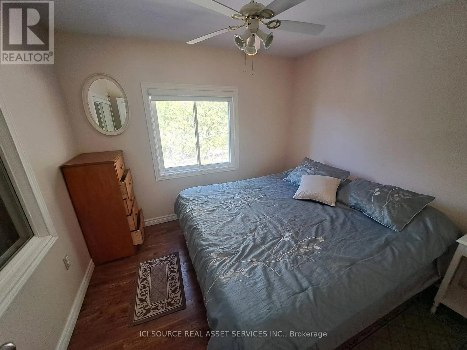 4 PINEWOOD DRIVE