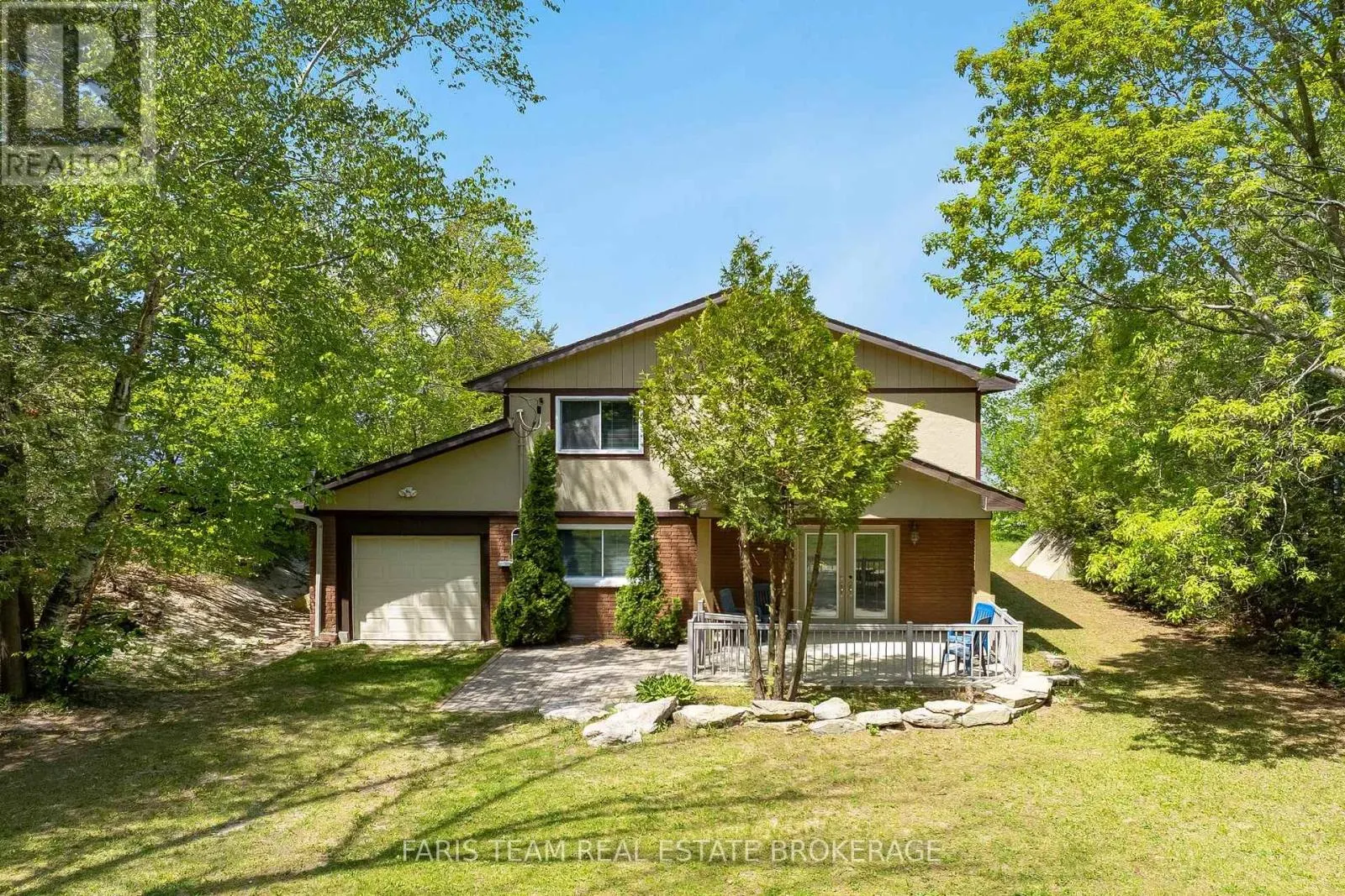 1787 CHAMPLAIN ROAD
