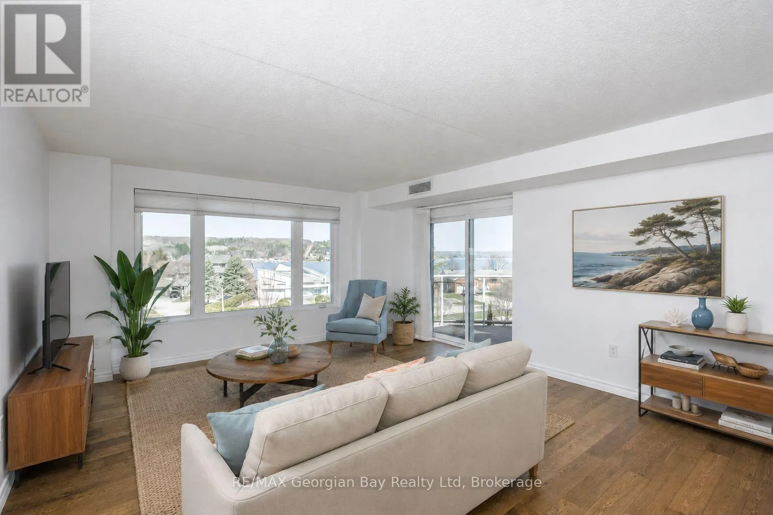 404 - 11 BECK BOULEVARD #404