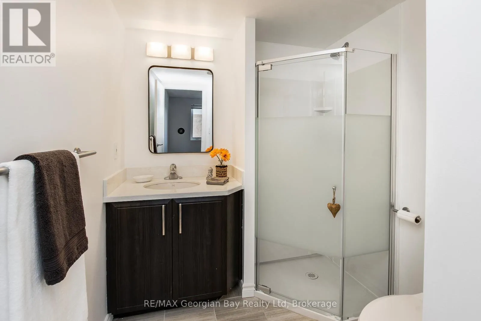 404 - 11 BECK BOULEVARD #404