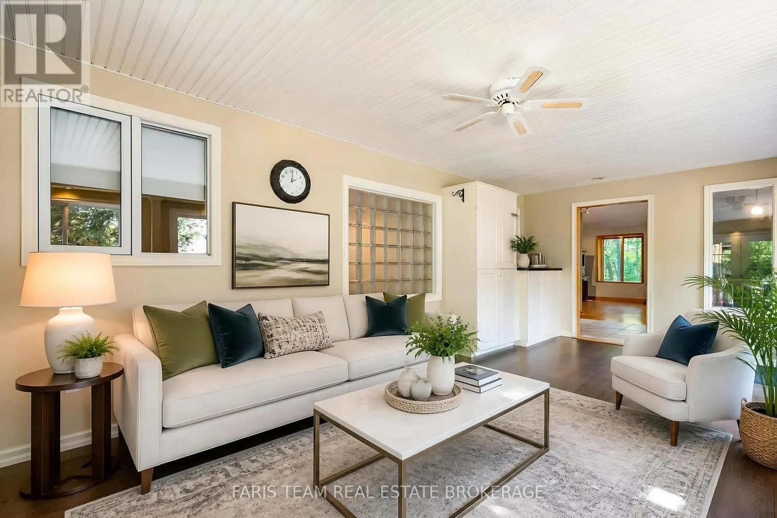 2554 CHAMPLAIN ROAD