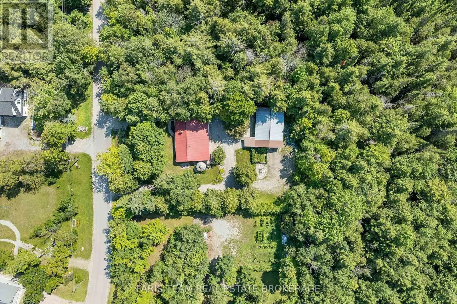 2554 CHAMPLAIN ROAD