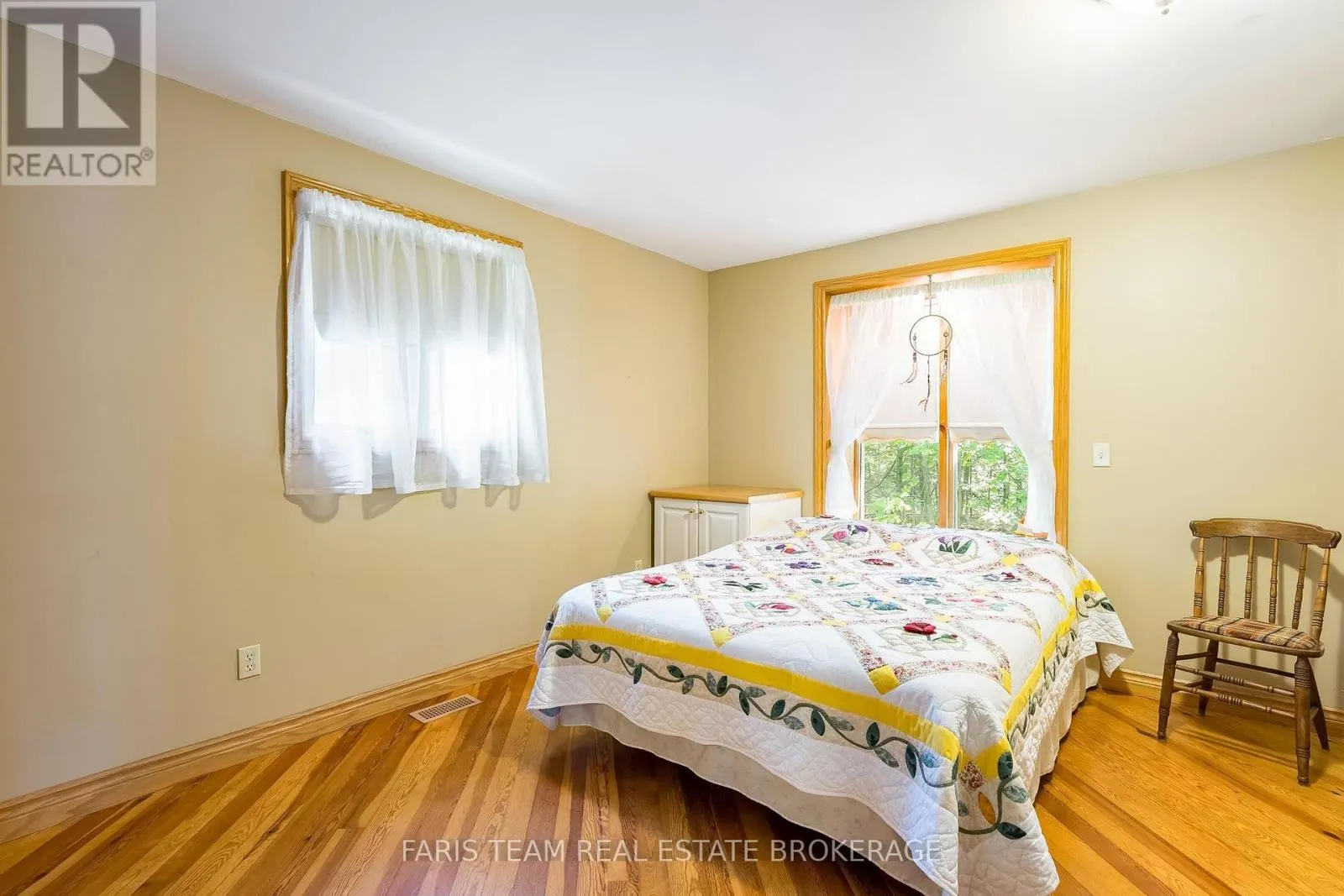 2554 CHAMPLAIN ROAD
