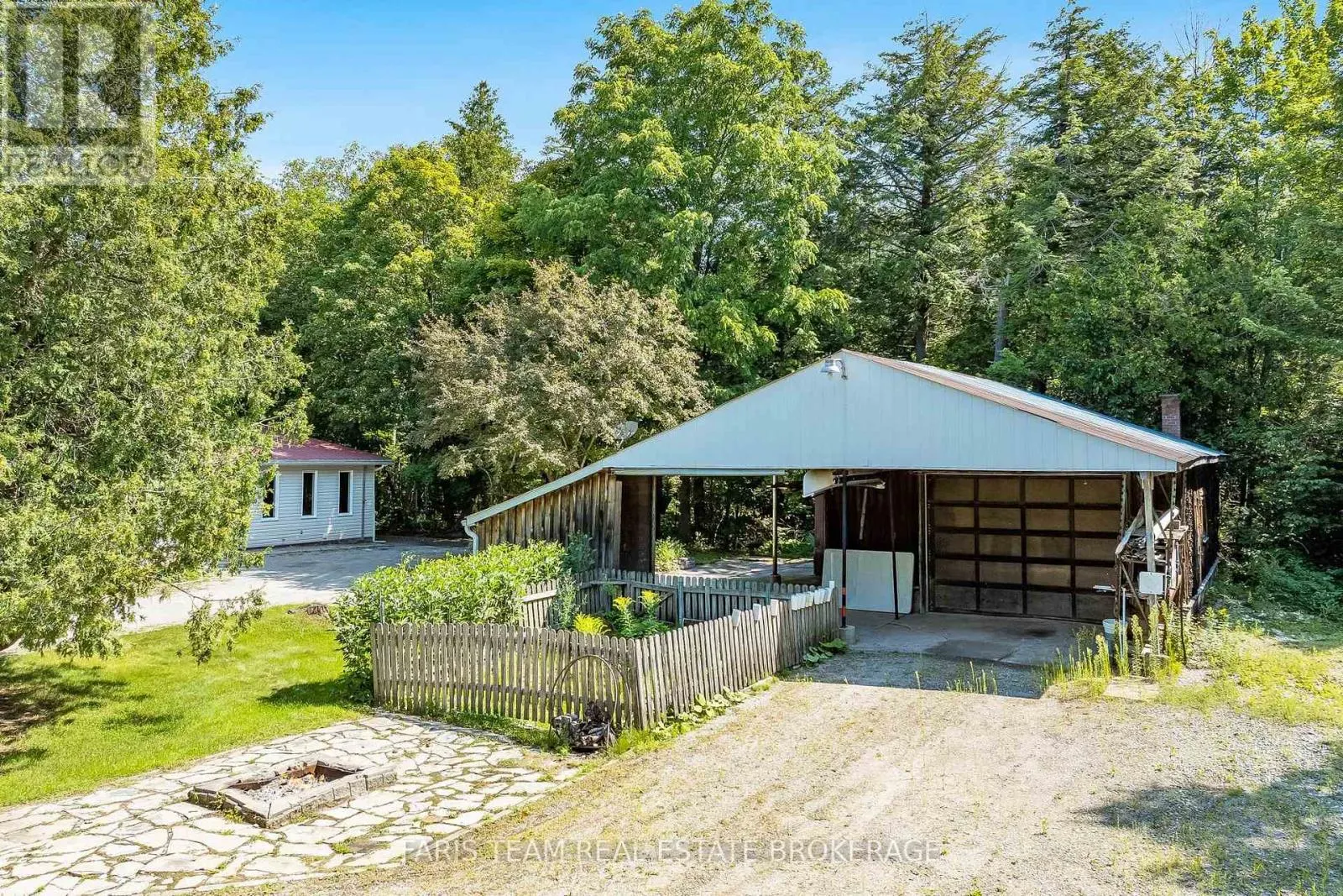 2554 CHAMPLAIN ROAD