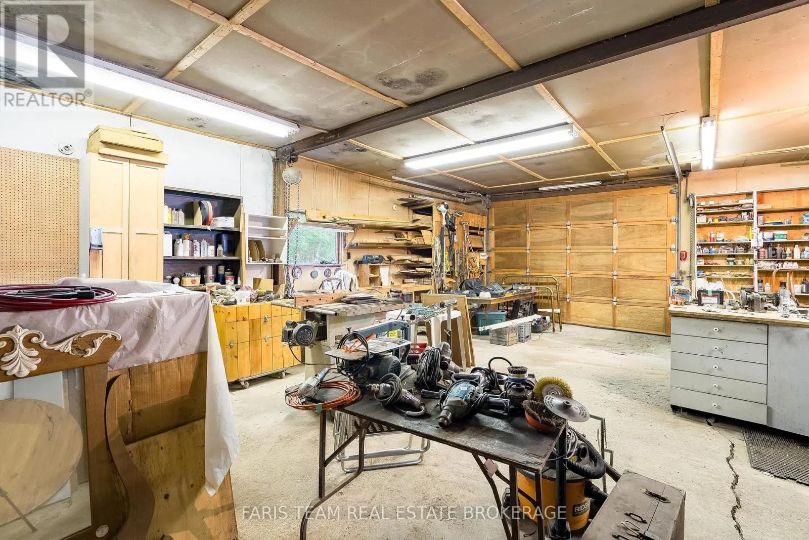 2554 CHAMPLAIN ROAD