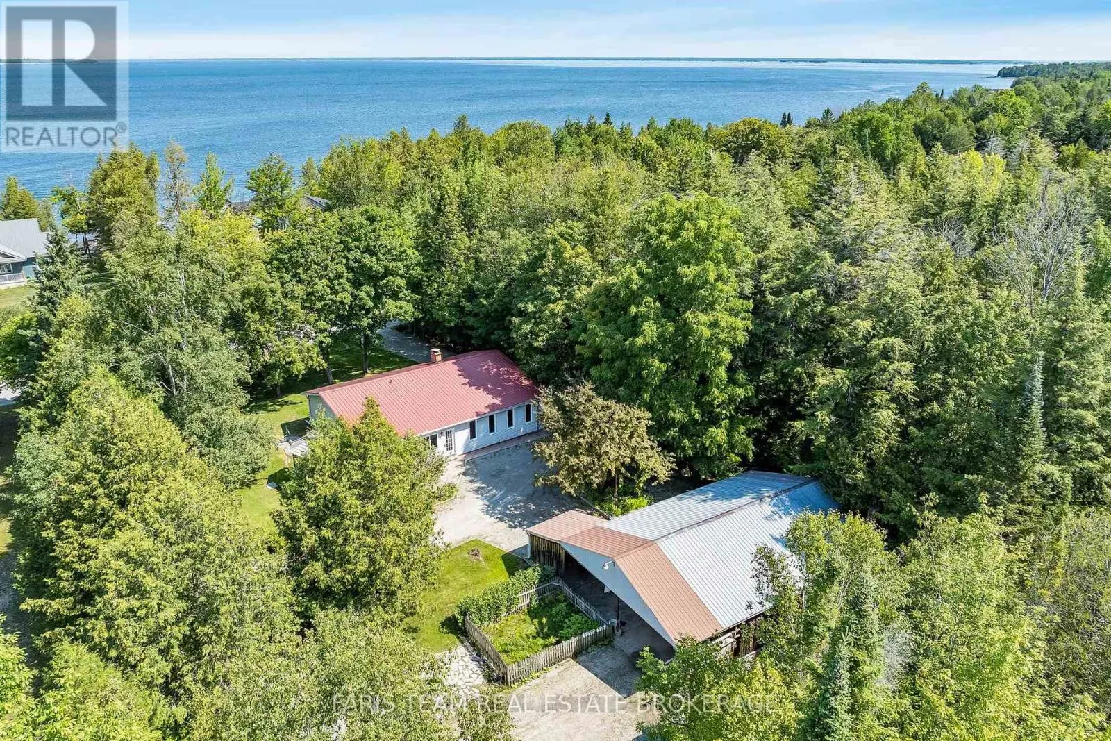2554 CHAMPLAIN ROAD