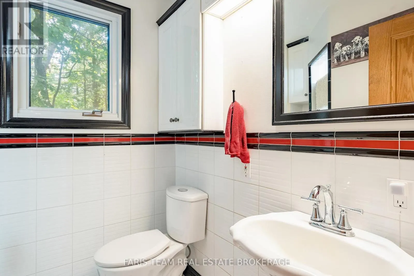2554 CHAMPLAIN ROAD