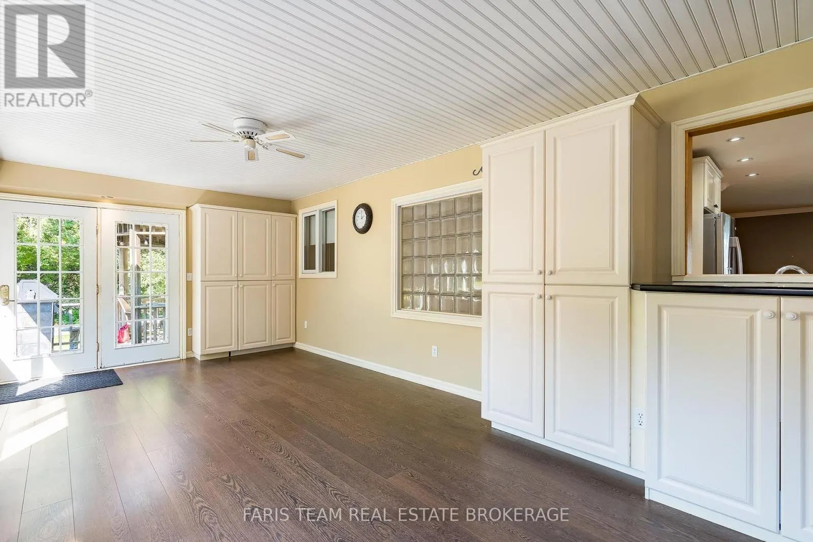 2554 CHAMPLAIN ROAD