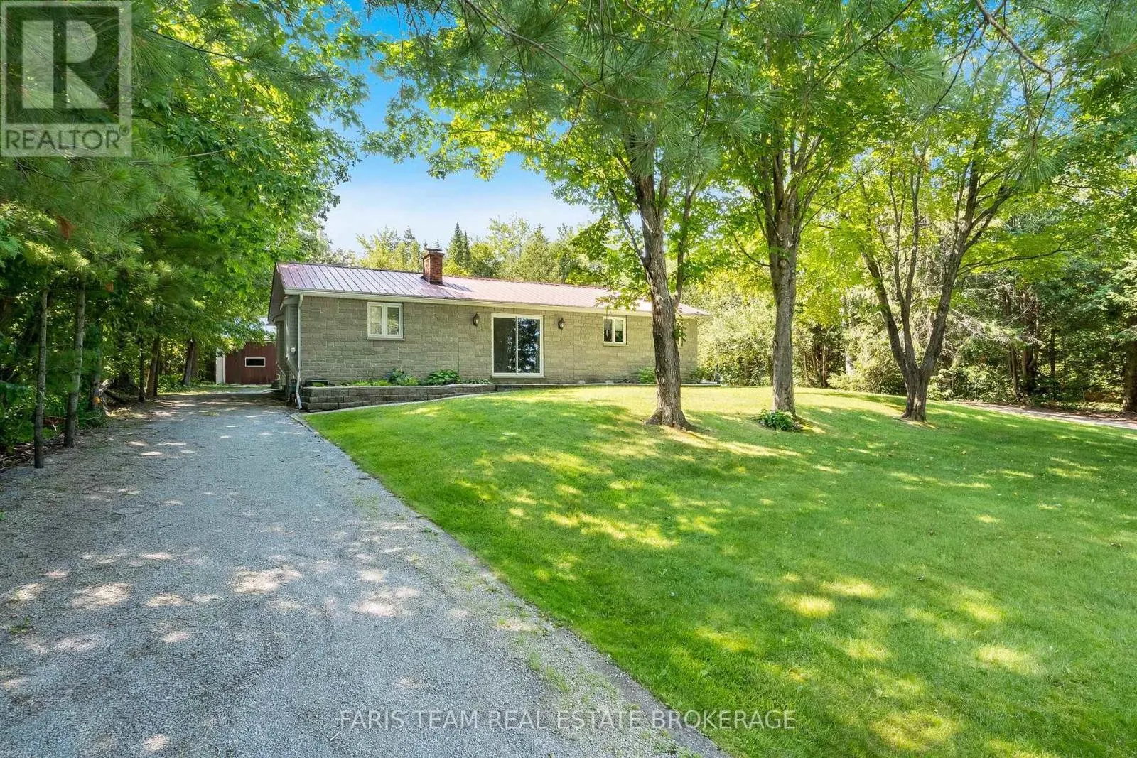 2554 CHAMPLAIN ROAD