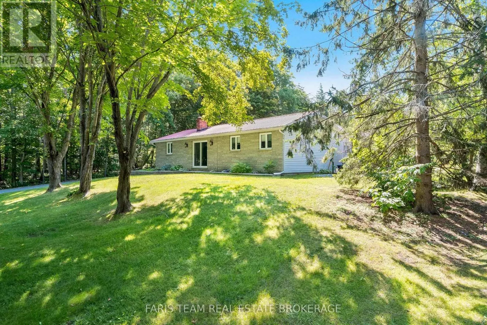 2554 CHAMPLAIN ROAD