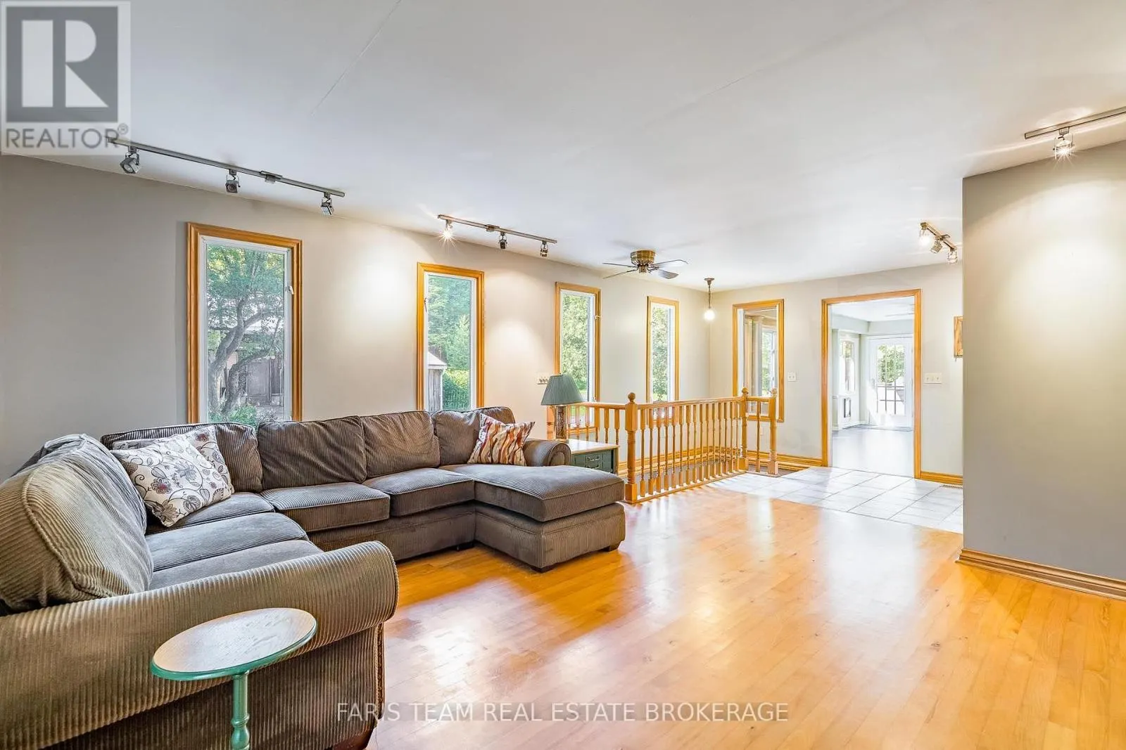 2554 CHAMPLAIN ROAD