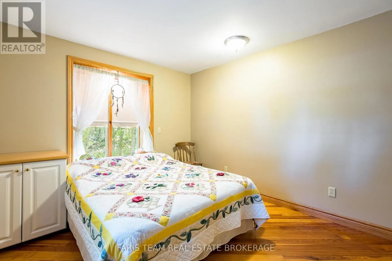2554 CHAMPLAIN ROAD
