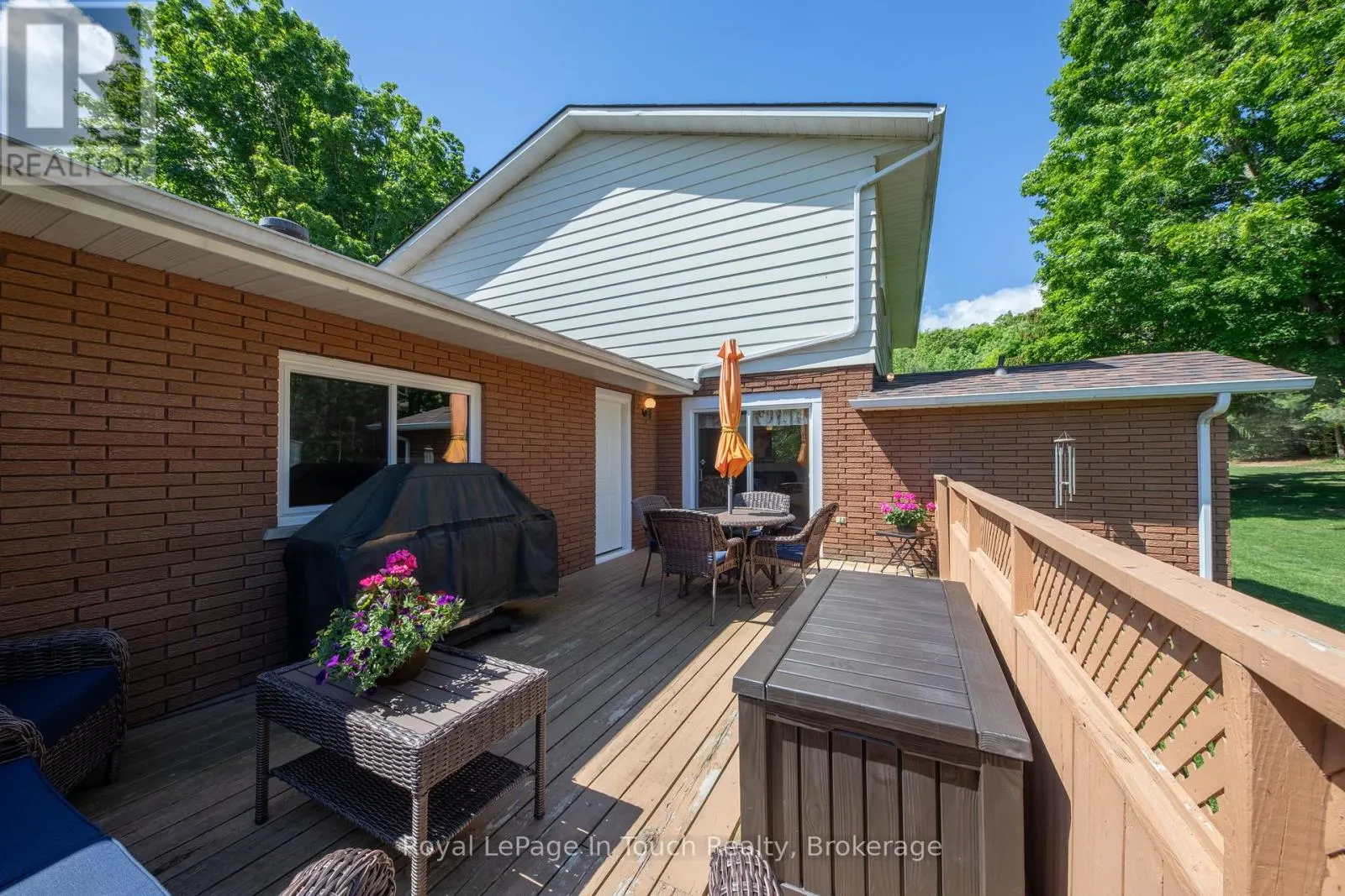 756 CHAMPLAIN ROAD